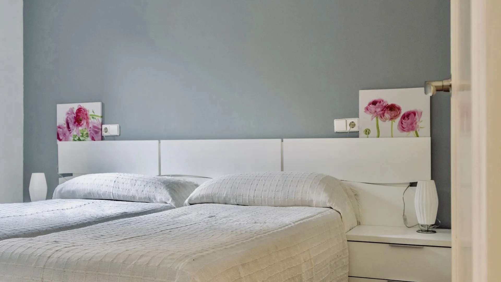 Eden Roc Beach Front Apartments Marbella 0*,