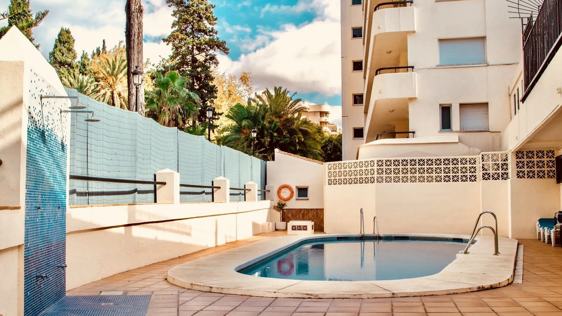 Eden Roc Beach Front Apartments Marbella